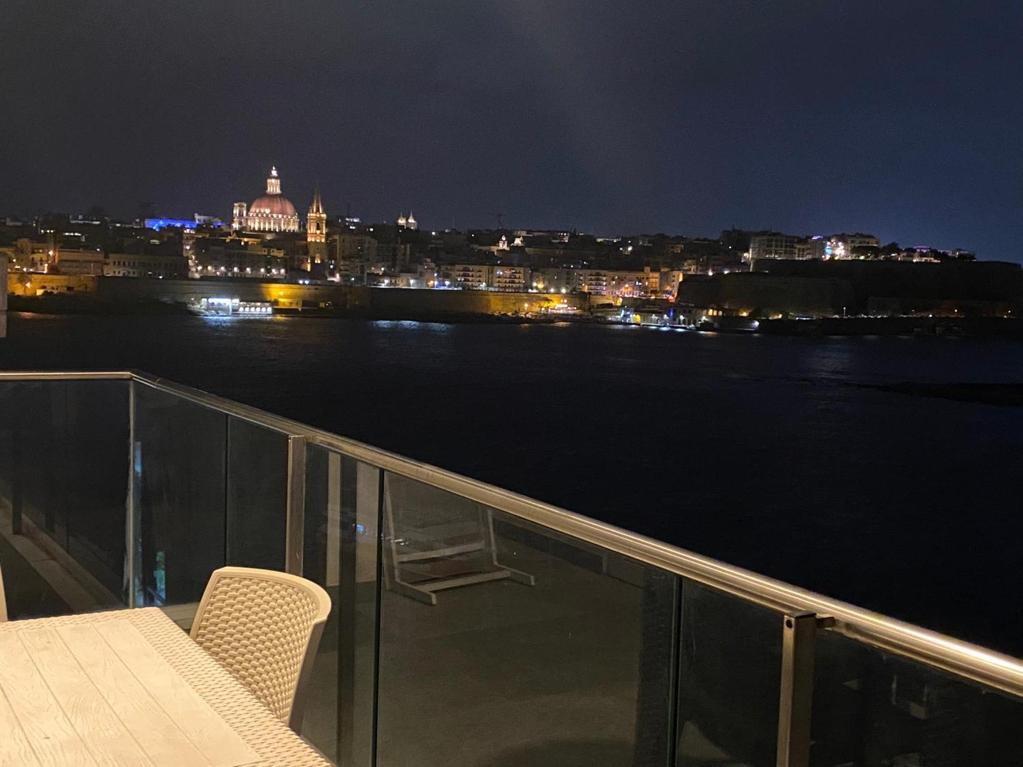 Sliema Seaview & Seafront- Apt 9, 49 Tigne Point Mansions Bagian luar foto