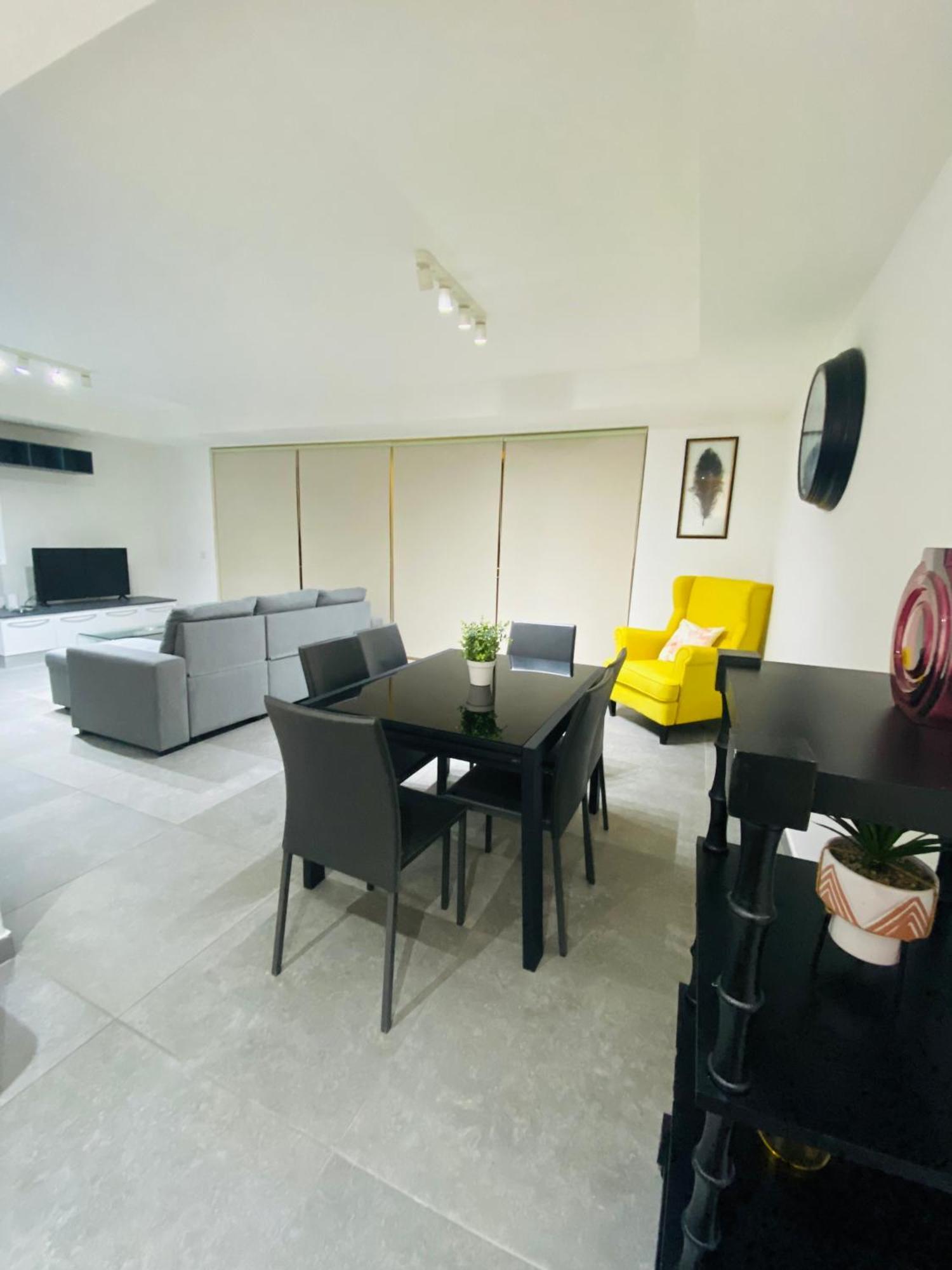 Sliema Seaview & Seafront- Apt 9, 49 Tigne Point Mansions Bagian luar foto
