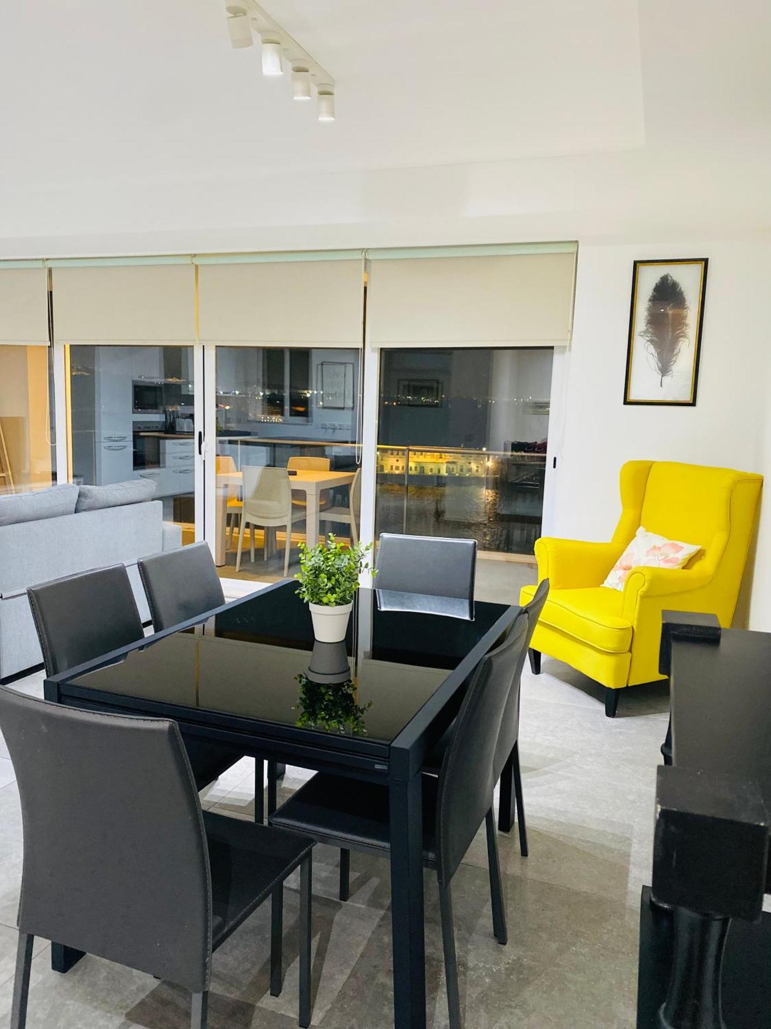 Sliema Seaview & Seafront- Apt 9, 49 Tigne Point Mansions Bagian luar foto