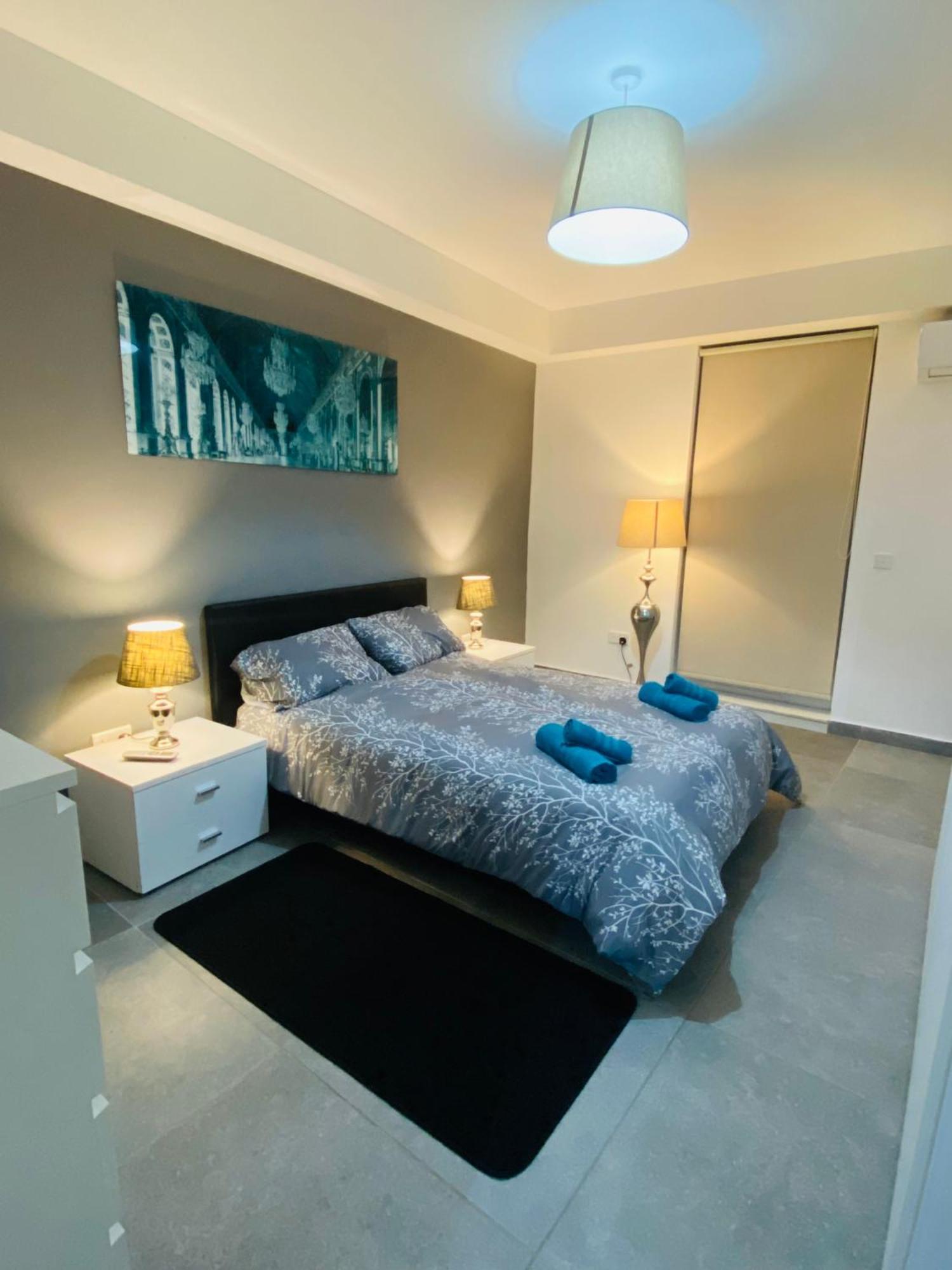 Sliema Seaview & Seafront- Apt 9, 49 Tigne Point Mansions Bagian luar foto